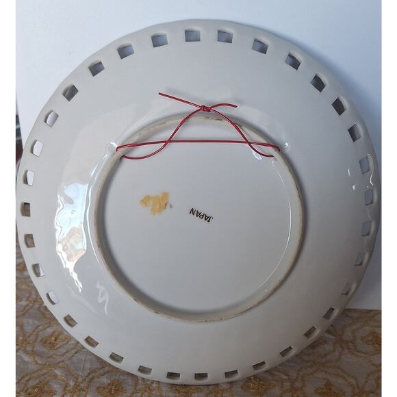 Regus Norcrest Japan Ceramic Collectors Plate- Flowers w/Gold Trim- Mint! - Picture 4 of 6